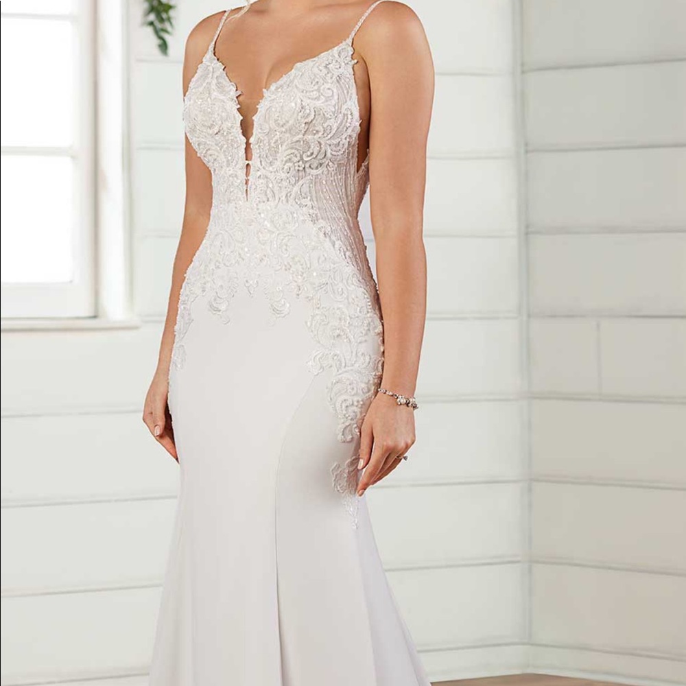 Essence of Australia wedding gown - brand new